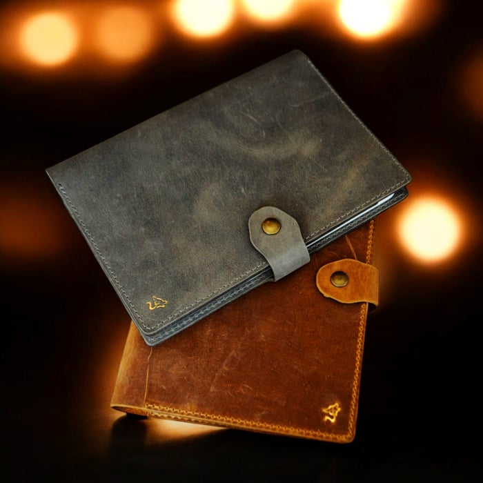 Copertă jurnal din piele A5, inchidere cu capsa [1]