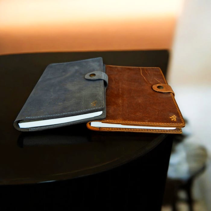 Copertă jurnal din piele A5, inchidere cu capsa [8]