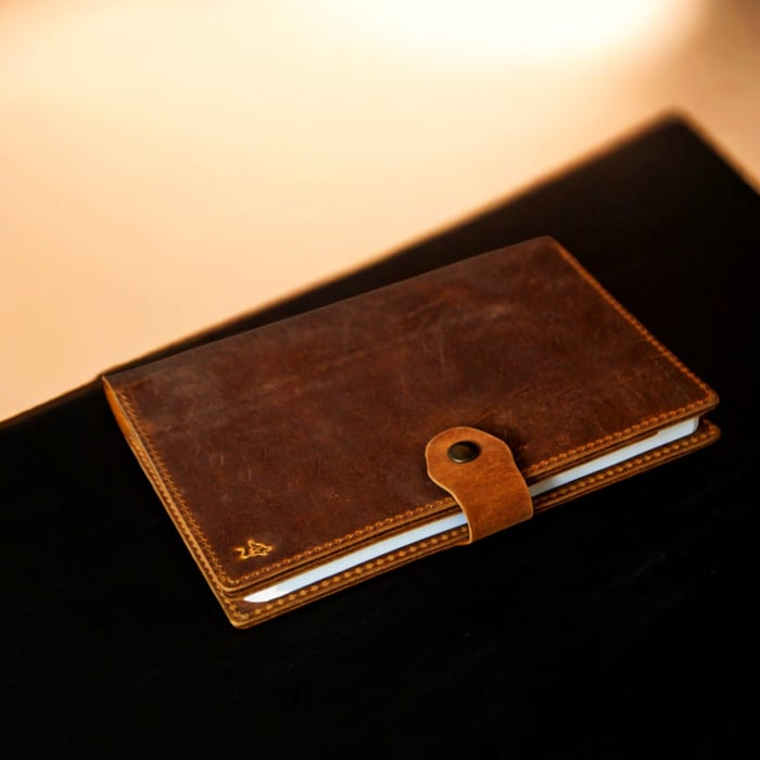 Copertă jurnal din piele A5, inchidere cu capsa [6]