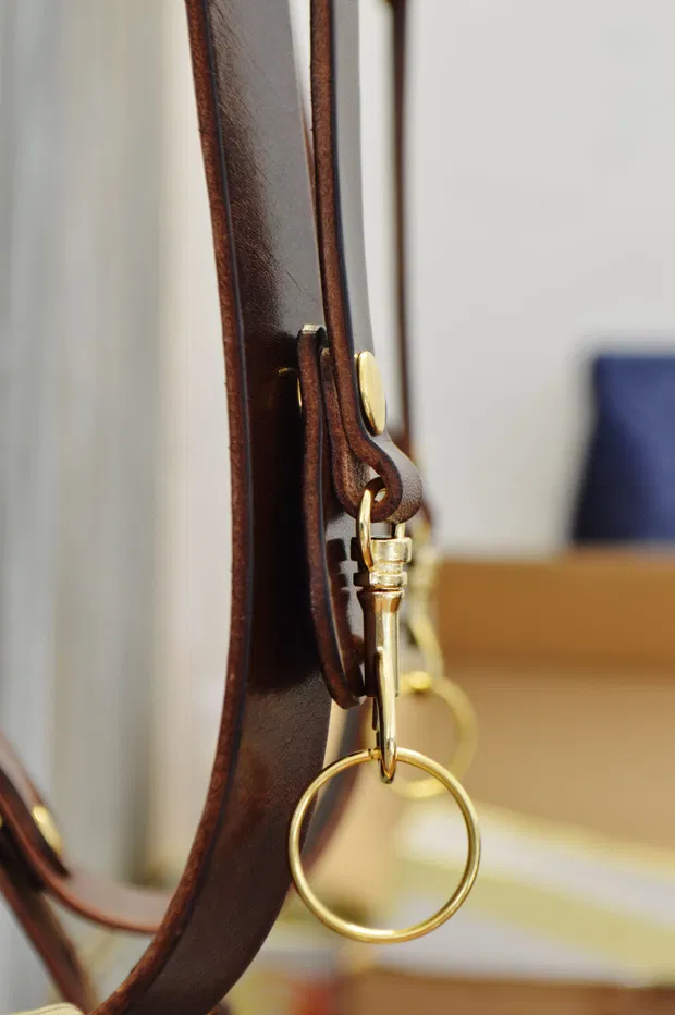 Curea foto handmade din piele naturală model clepsidra– DSLR & Mirrorless | Artiss Corium - [4]