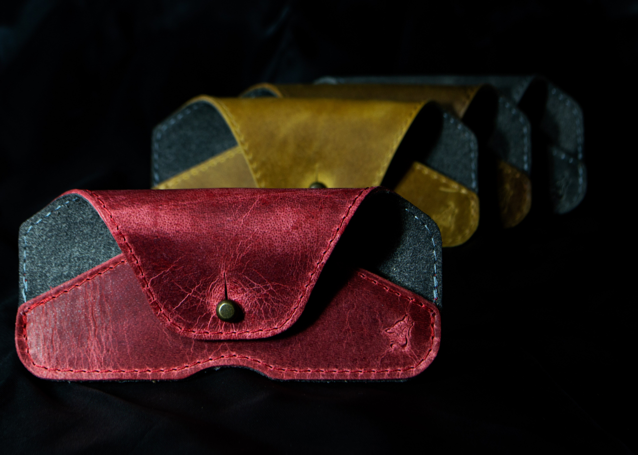 Etui pentru ochelari din piele naturală v03  – protecție elegantă și stil autentic – Artiss Corium [1]