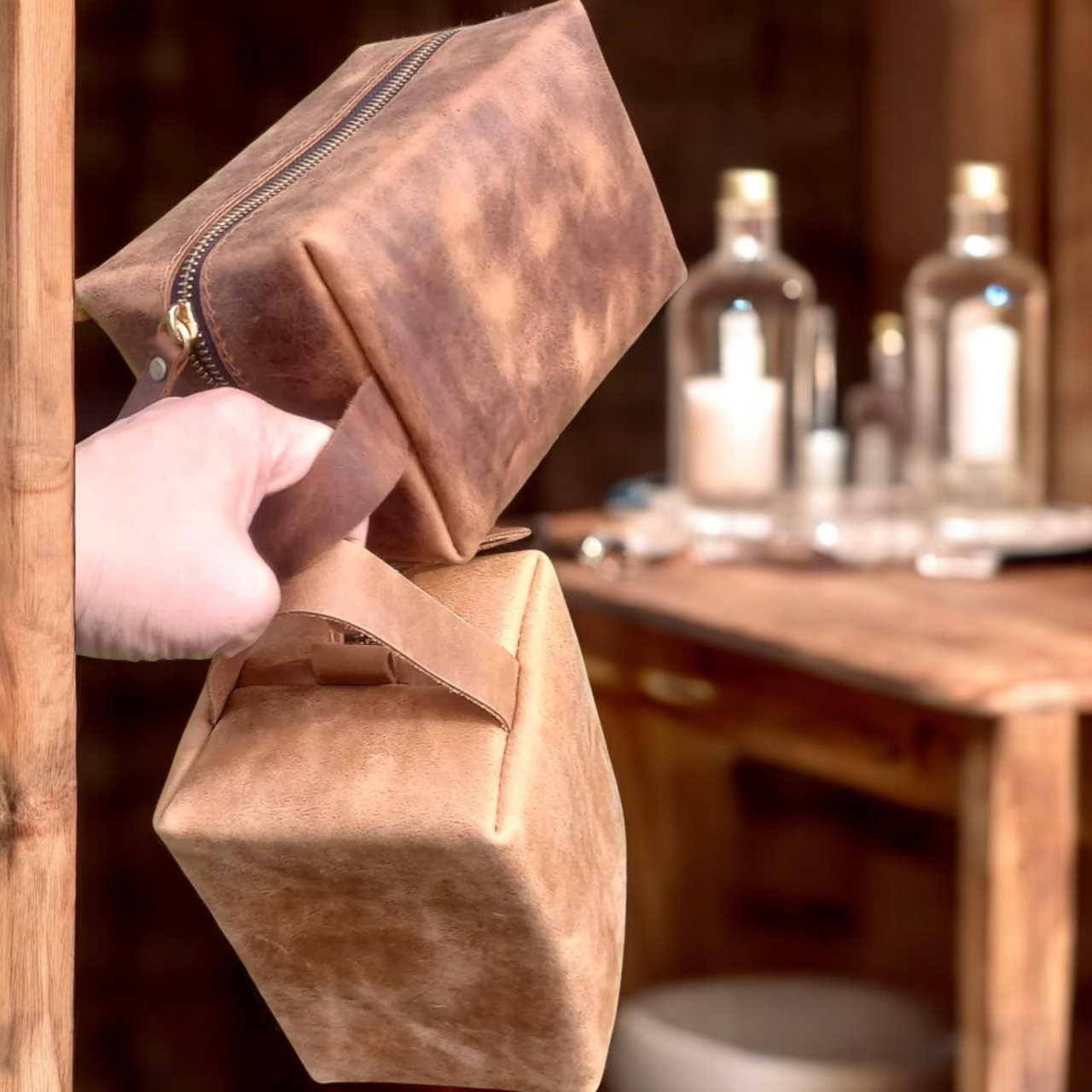 Trusă de toaletă din piele naturală – Leather Drop Kit [9]