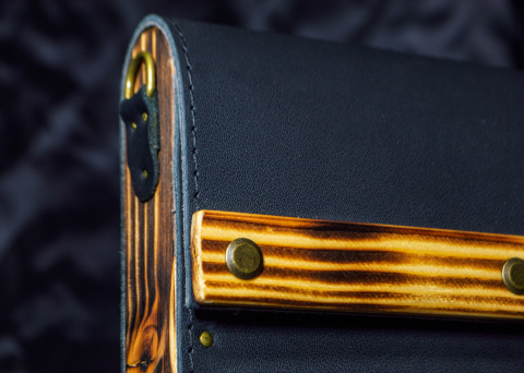 Geantă crossbody din piele cu lemn „Black Mini” – elegantă, compactă şi artizanală [6]