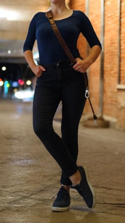 Accesorii fotografi - Curea din piele naturală C.H pentru aparate foto DSLR & Mirrorless – confort profesional, stil durabil – Artiss Corium