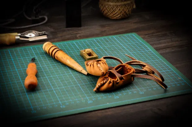 Breloc tip opincuta in miniatura [3]