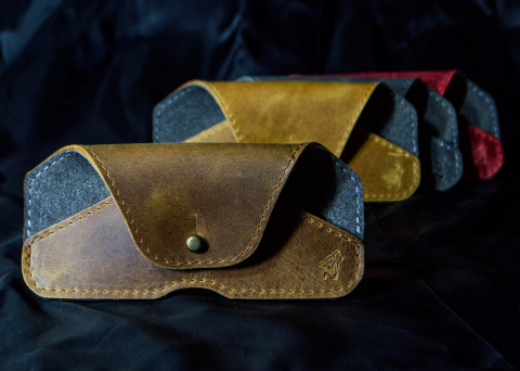 Etui pentru ochelari din piele naturală v03  – protecție elegantă și stil autentic – Artiss Corium [1]