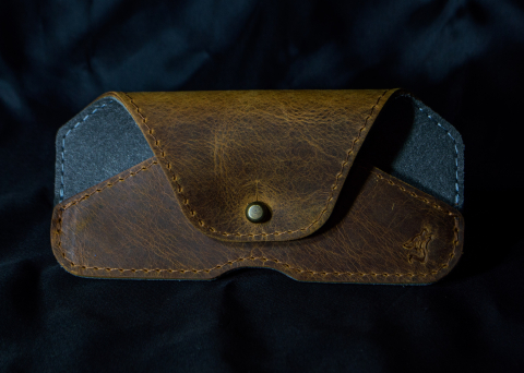 Etui pentru ochelari din piele naturală v03  – protecție elegantă și stil autentic – Artiss Corium [2]