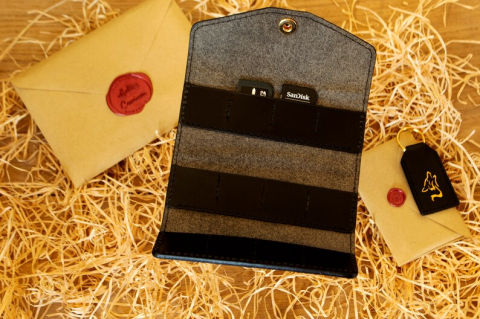 Husă din piele naturală pentru carduri SD – protecție compactă și stil artizanal – Artiss Corium [3]