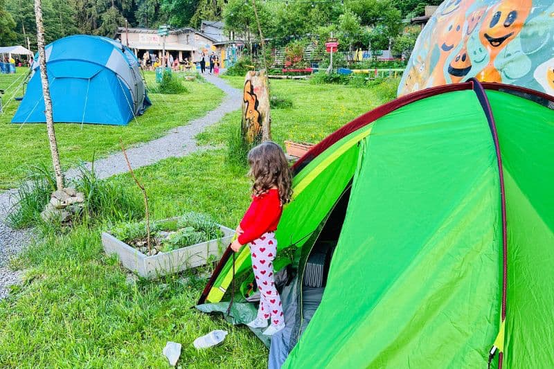 cum alegi cortul pentru camping cu familia