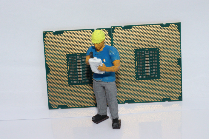 2 x Procesor Intel Xeon E5-2660 V2 10Cores/ 20 Threads 2.2/3.0GHz [2]