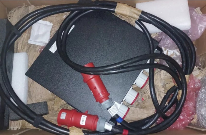 PDU( Power Distribution Unit) 3U Rack 2 x 32/ 24A GEIST USA 4 Prize [5]