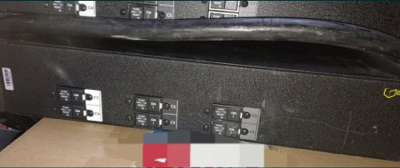 PDU( Power Distribution Unit) Rack 2U 32A 18 x C13 240/415VAC Geist [5]