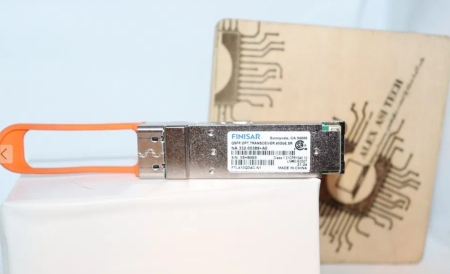 ENTERPRISE - Transceiver QSFP+ FINISAR 40GBase-SR4 MPT/MPO 300m FTL410QD4C-N1