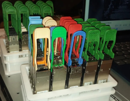 Transceiver QSFP28 FINISAR 100GBase-SR4 Parallel MMF 100m 850nm MPO12 [1]