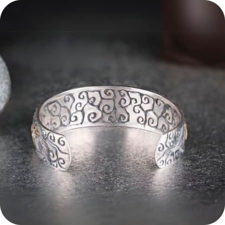 Brățară fixă din argint 990 cu Vulpea cu Nouă Cozi, detalii din bronz și pietre de Turcoaz și Coral – Eleganță, mister și protecție [2]