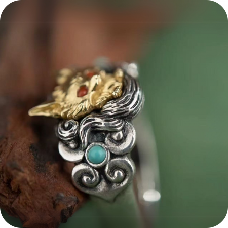 Inel reglabil din argint 925 cu Vulpea cu Nouă Cozi, detalii din bronz și pietre de Turcoaz și Coral – Eleganță, mister și protecție [4]