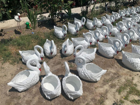 Lebada Decorativa Tip Ghiveci [4]