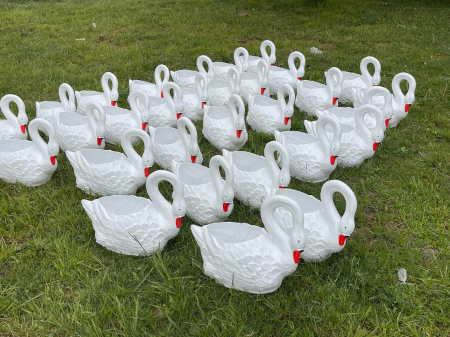 Decoratiuni & Sezon - Lebada Decorativa Tip Ghiveci