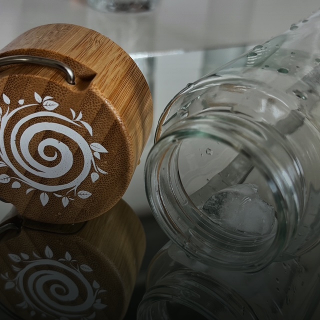 De ce sa alegi sticlele reutilizabile din sticla cu capac de bambus