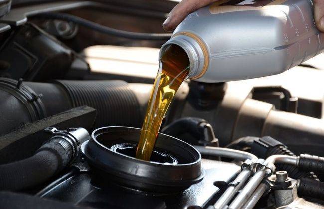 Uleiul de motor – Ce este si cum alegem uleiul potrivit