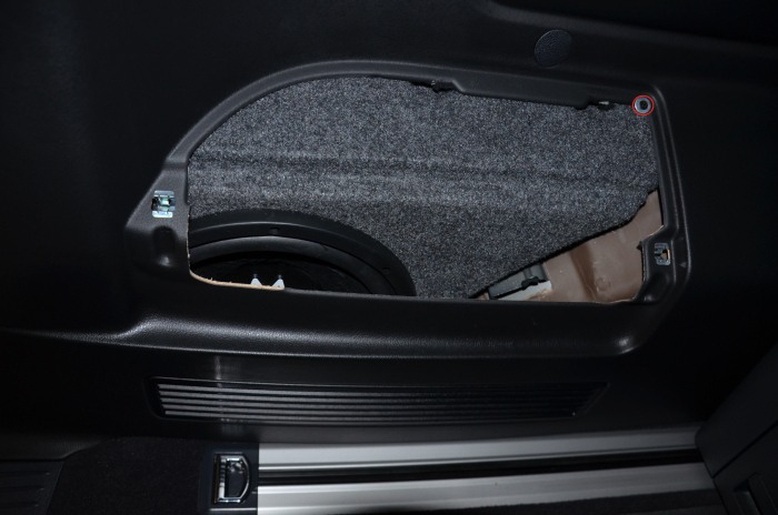 Carcasa subwoofer VW T5 Multivan/Caravelle Fit-Box pasaj roată stânga [3]