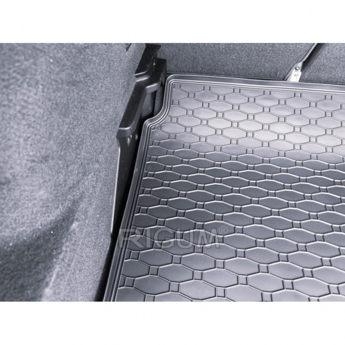 Covoras cauciuc portbagaj Audi Q2 2016-prezent, Rigum Cehia (portbagaj sus / jos) [4]