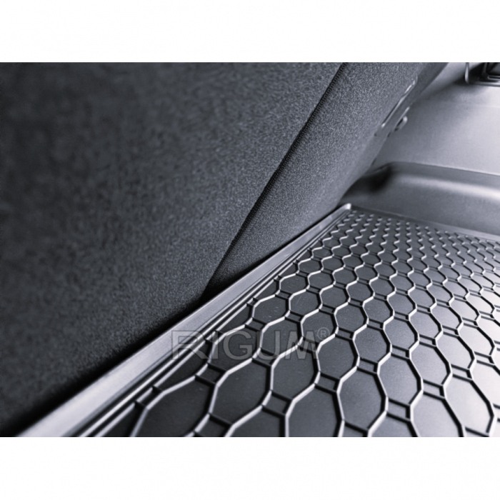 Covoras cauciuc portbagaj KGM Torres / Torres EVX 2025-prezent, Rigum Cehia [3]