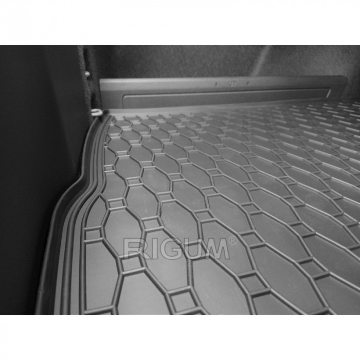 Covoras cauciuc portbagaj VW Passat B8 limuzina, 12.2014-prezent, Rigum Cehia (portbagaj mai jos) [4]