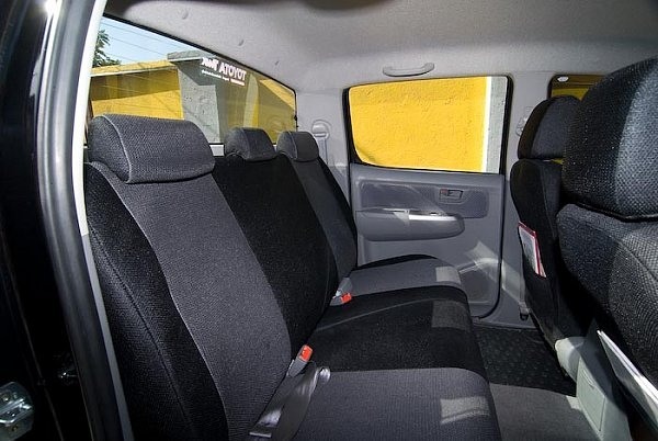 Huse scaune auto dedicate pentru Toyota Hilux N70 [3]