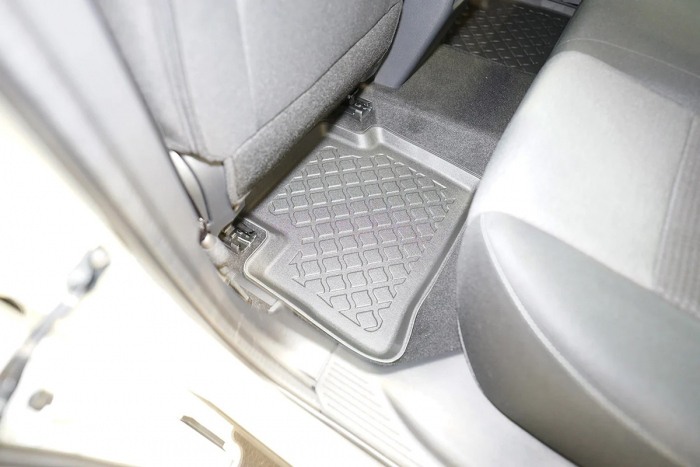 Presuri Nissan Qashqai 3 Mild Hybrid stil tavita cu margini inalte, 2021-prezent, Aristar [6]