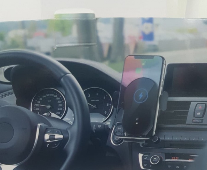 Suport auto fixare automata cu incarcare wireless 15W [2]