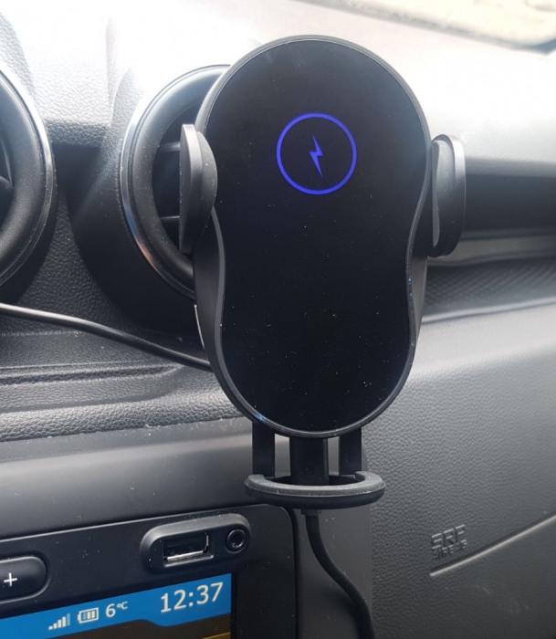 Suport auto fixare automata cu incarcare wireless 15W [3]