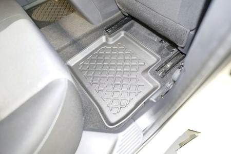 Presuri Nissan Qashqai 3 Mild Hybrid stil tavita cu margini inalte, 2021-prezent, Aristar [6]