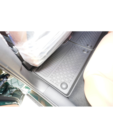 Preșuri stil tăviță cu margine înaltă Leapmotor C10 (hybrid REEV sau electric EV), 2025-prezent, Aristar [4]