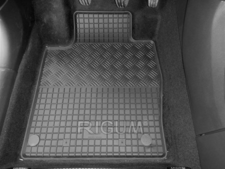 Set covorase cauciuc Nissan Juke generatia a 2-a, 09.2019-prezent (Typ F16) [1]