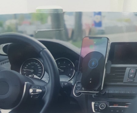 Suport auto fixare automata cu incarcare wireless 15W [1]