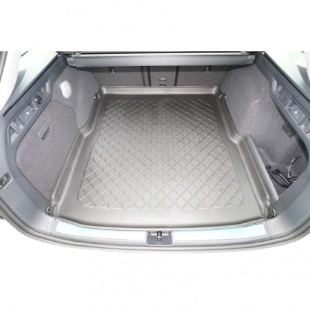 Accesorii interior - Tava portbagaj Volkswagen Passat B9 Variant, inclusiv Hybrid MHEV si Plug-in Hybrid, 2024-prezent, podeaua portbagajului sus, Guardliner™ Aristar