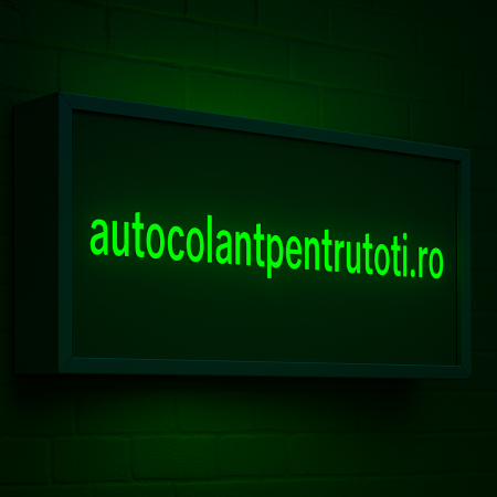 ORACAL 8300 GREEN TRANSPARENT 061 1000mm [1]