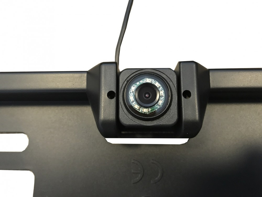 Sistem de parcare cu suport de numar si camera de marsarier cu 2 senzori de parcare incorporati [2]