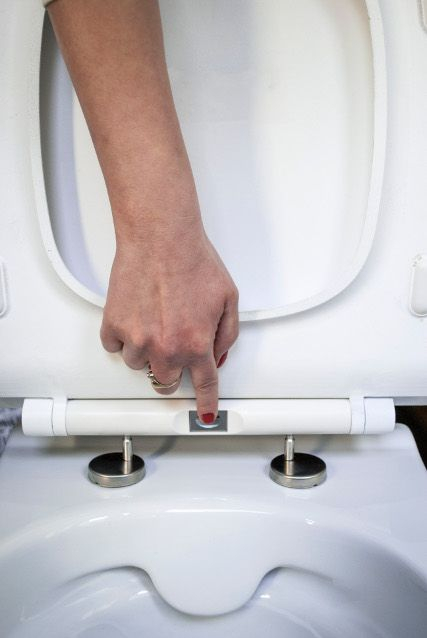 Capac WC dreptunghiular, alb, cu închidere lentă [4]