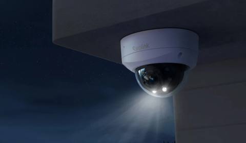 Camere supraveghere IP - Camera de supraveghere Reolink POE P437 Senzor: 1/2.8"CMOS Rezolutie video: 8 Megapixeli (3840 x 2160 pixeli) Cadre/secunda: 25 FPS Lentila varifocala: 2.7-13.5mm Diafragma: F1.6 Unghi de vizualizare: