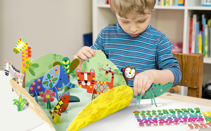 Joc creativ Stick N Play cu scene 3D si stickere repozitionabile - Animale Safari - Avenir - BazaRapid.ro [2]