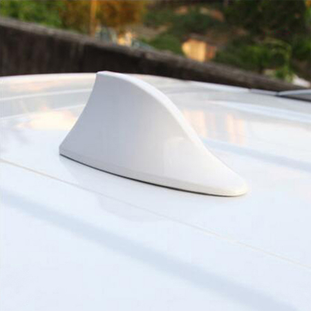 Auto - Moto - Antena auto activa AM - FM tip "SHARK TAIL" culoare ALB