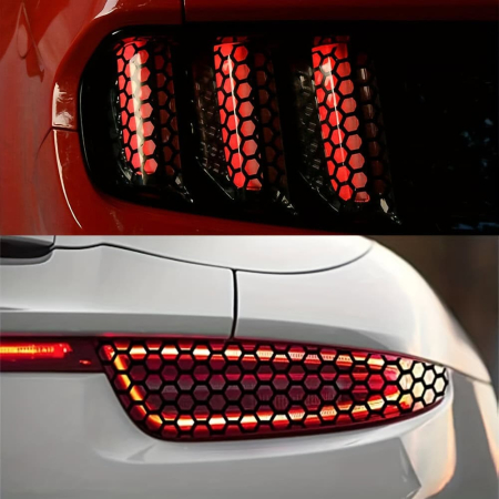 Accesorii Autoturisme - Set 2 folii autoadezive decupate pentru decorarea stopurilor auto, dimensiune 2 x 48 x 30cm, culoare Negru Mat, model HONEYCOMB