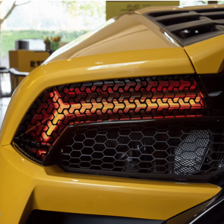 Folii Far si Stop - Set 2 folii autoadezive decupate pentru decorarea stopurilor auto, dimensiune 2 x 48 x 30cm, culoare Negru Mat, model HONEYCOMB TRIANGLE