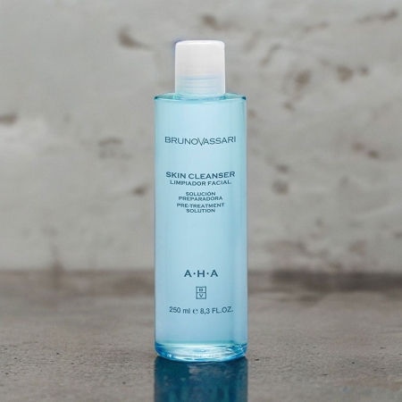 Lotiune Faciala de Curatare cu Acid Glicolic Pentru Toate Tipurile de Ten 250 ml - Aha Skin Cleanser - Bruno Vassari [1]