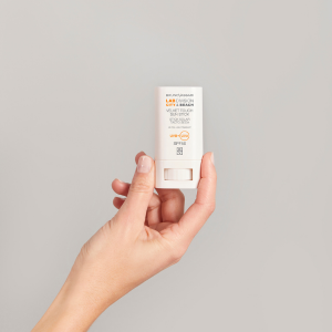 STICK DE PROTECTIE SOLARA COLORAT CU SPF50, CITY&BEACH VELVET TOUCH SUN COLOR - 17g [1]