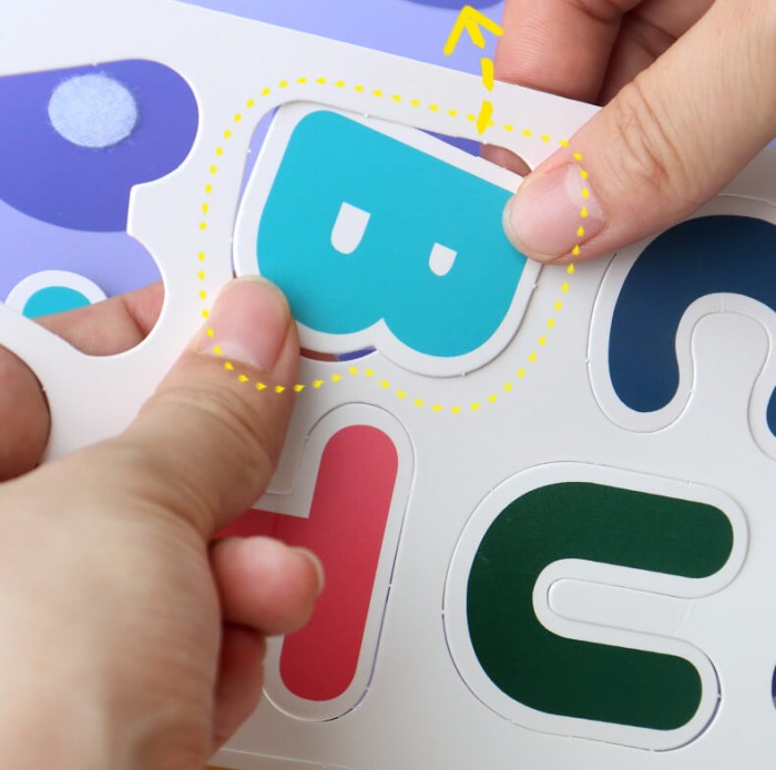 Carte educationala cu activitati Quiet Book Invatam Litere, Animale, Cifre [6]