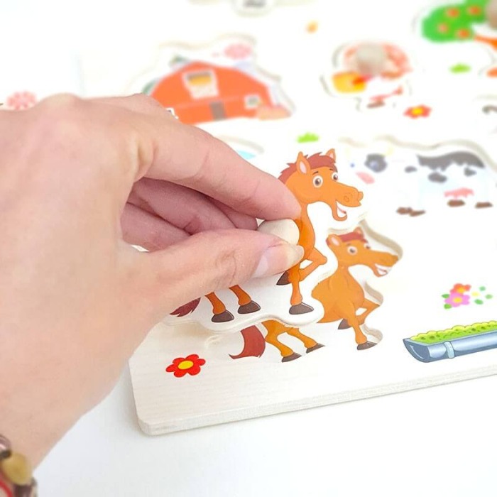 Puzzle din lemn cu buton Ferma [2]