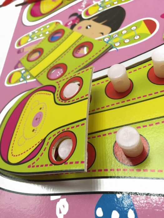 Puzzle lemn Invata sa legi sireturile [4]